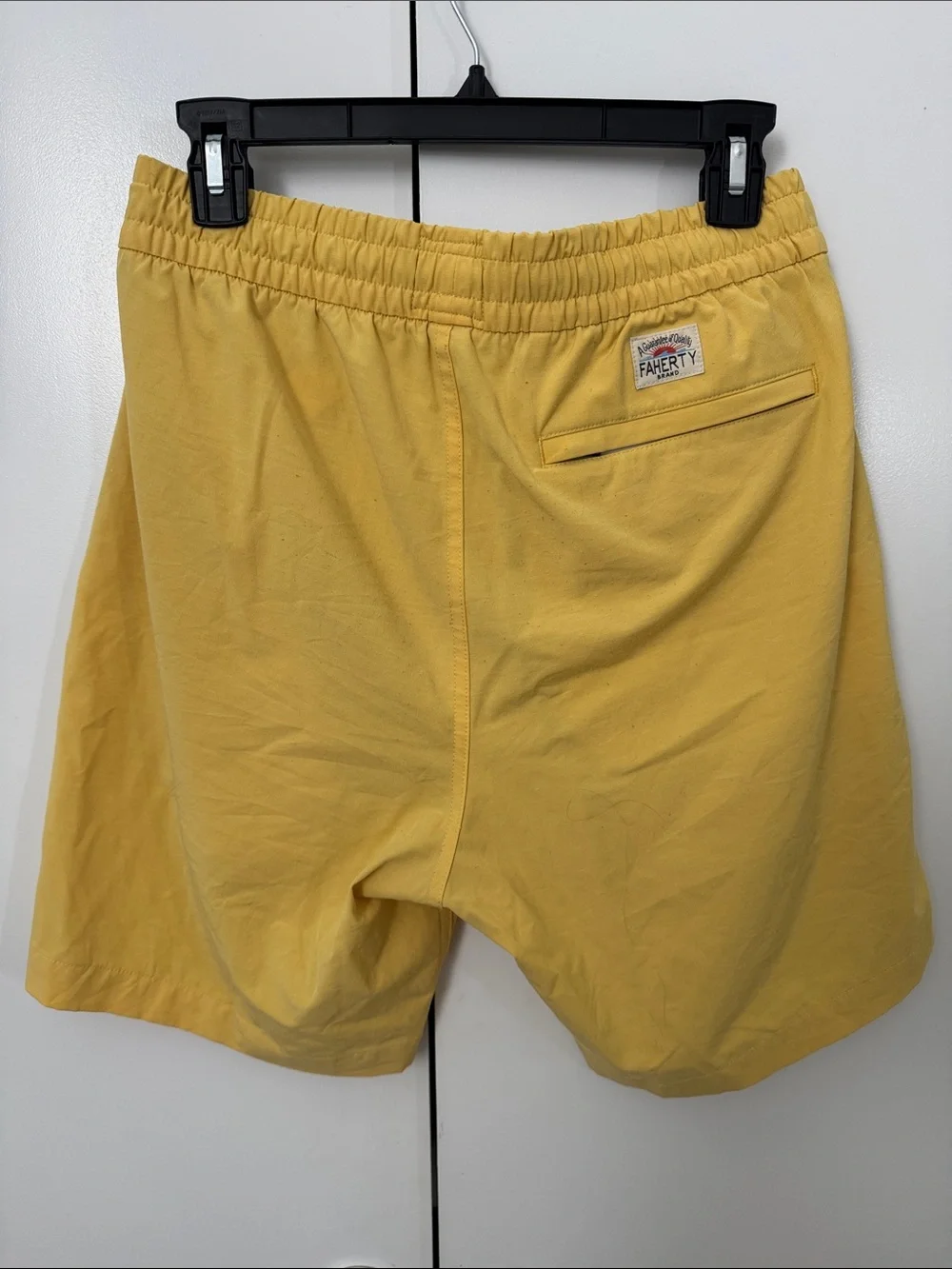 Men’s Faherty Yellow All Day Shorts (M)